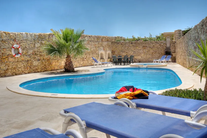 Un verdaderamente impresionante -detac granja hed semi con piscina exterior y piscina interior climatizada - Image 1