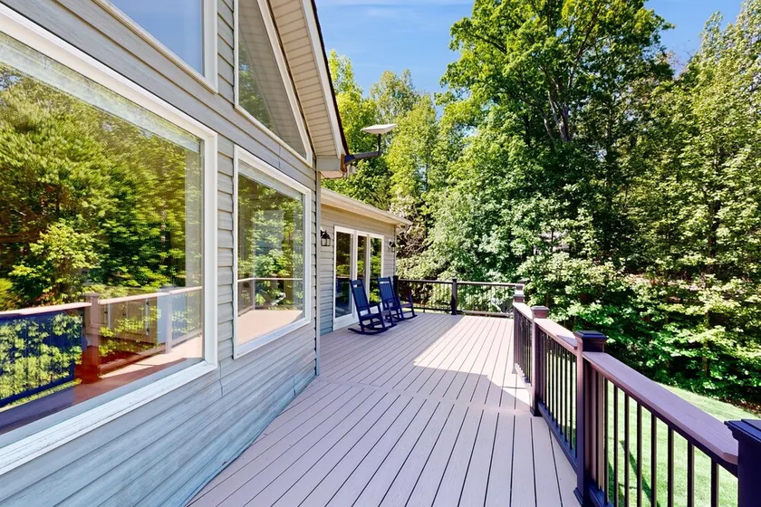 Exquisite dog-friendly home with kayaks, pool table, hot tub, & washer/dryer - Image 1