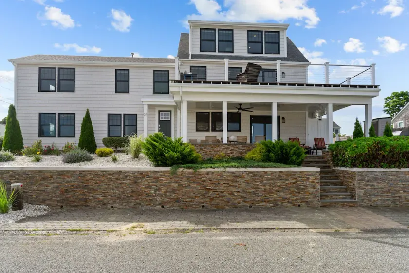 Luxury Water View-Walk to Beach-Central Air 4 Bedroom-Newly Remodeled  Sleeps 10 - Image 1