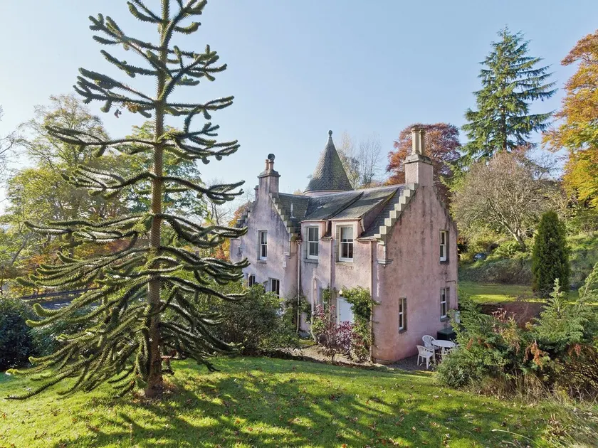 2 bedroom accommodation in Dess, Aboyne - Image 1