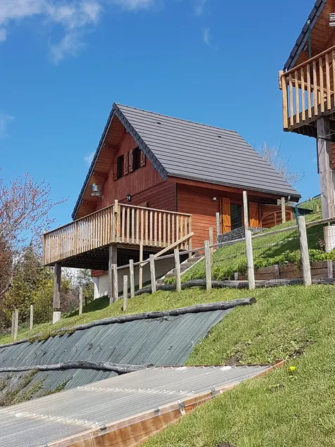 Perce neige mountain chalet with south-facing terrace - sleeps 5 - Image 1
