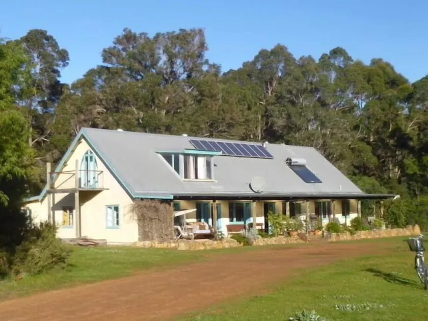 La casa de la paja, enorme granja familiar que admite mascotas - Image 1