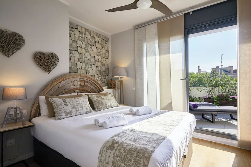 Sunny Attic with stylish garden terrace - Image 1