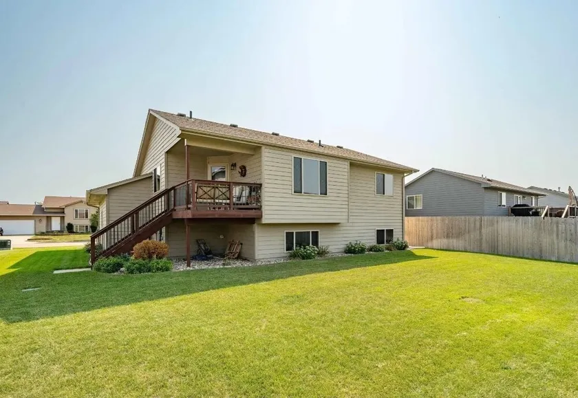 East side single family home near Harmadon ball fields - Image 1
