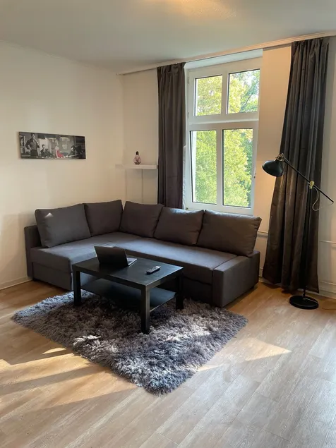 Cozy studio with a view of the spa garden - Image 1