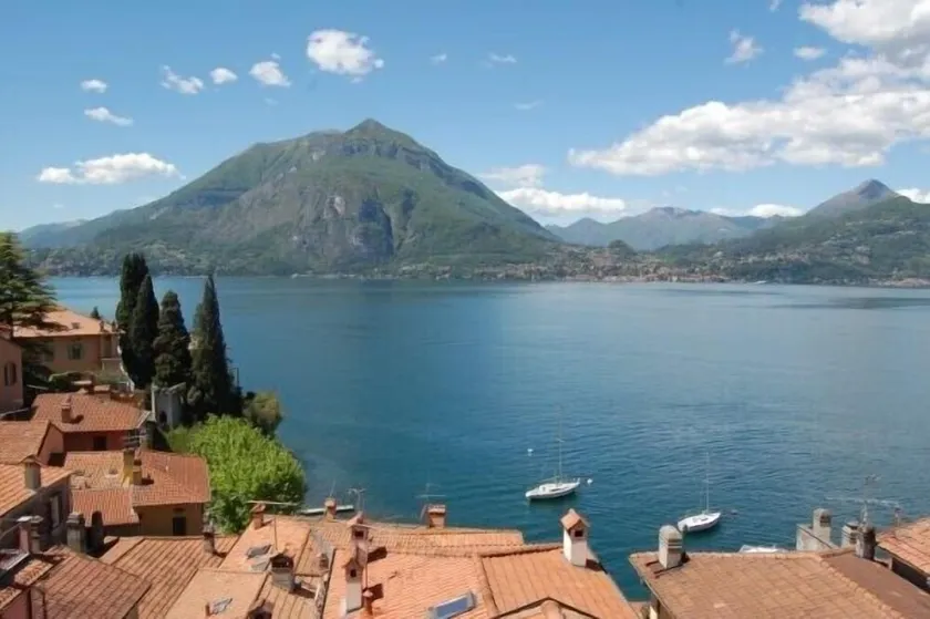 Apartment with breathtaking view over the lake, no car needed - Image 1