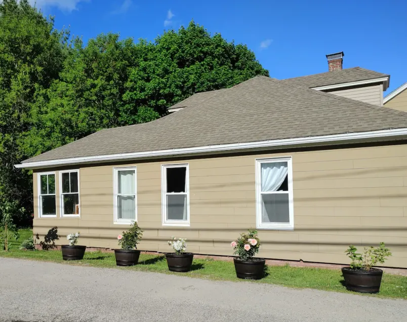 Walk to downtown and the public beach, fish in the backyard in Central Maine - Image 1