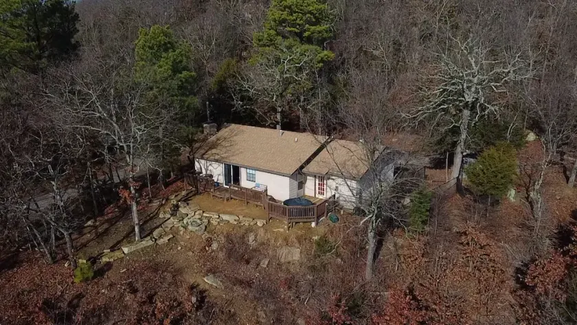Secluded Lakehouse Right on Lake Eufaula! - Image 1