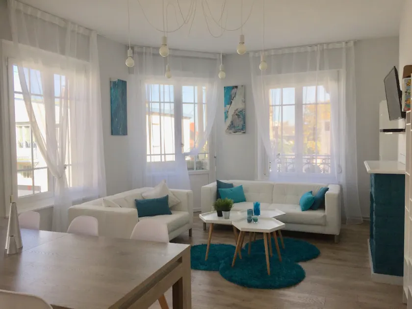 7-bedroom villa in the heart of the resort 400m from the beach - Image 1