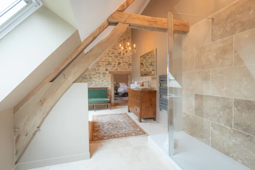 Superb suite in the heart of the forest - Image 1