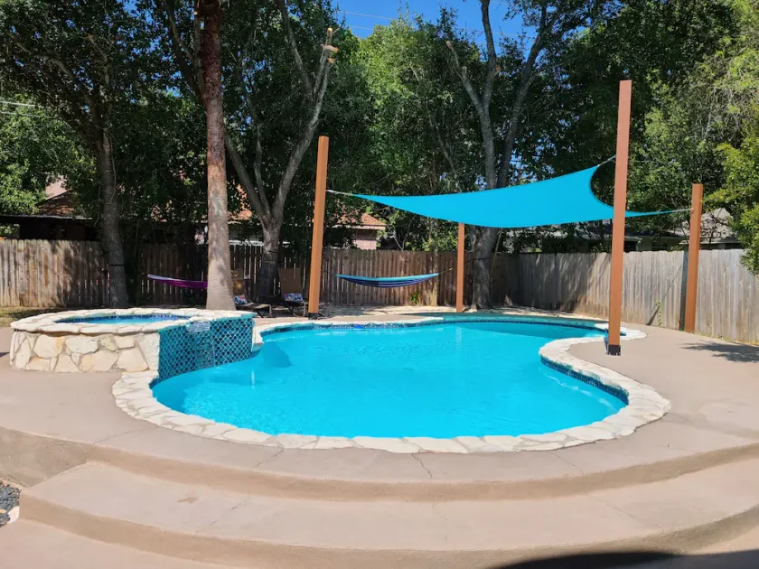 VRBO HOME AWAY Paradise Getaway House- With Pool and Hot Tub! - Image 1