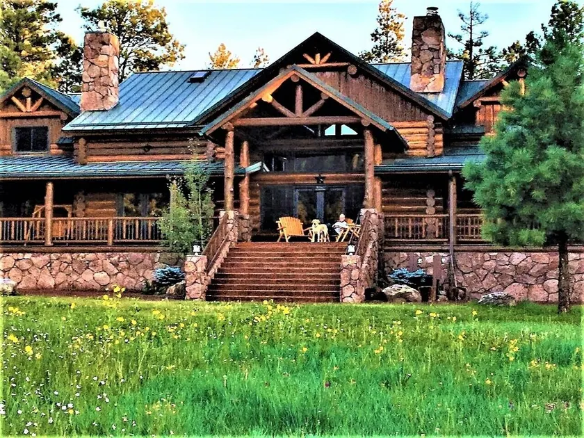 Luxurious Cabin within exclusive Hidden Meadow Ranch - Image 1