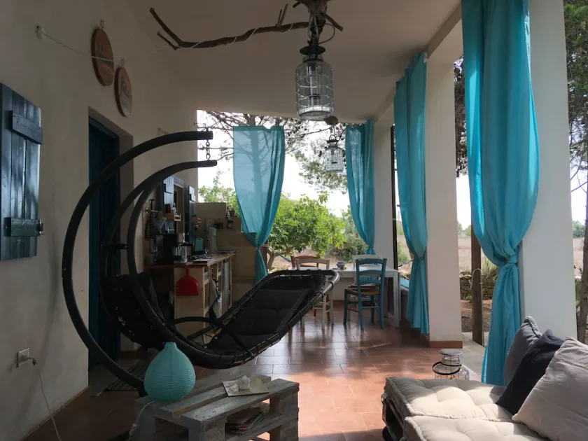 Top equipped house, 4-5 beds in 2-3 bedrooms, 1 bathroom,   - Image 1