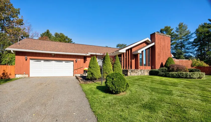 ADK Riverside Retreat-Heated Pool-Hot Tub- close to Lake George and Gore - Image 1