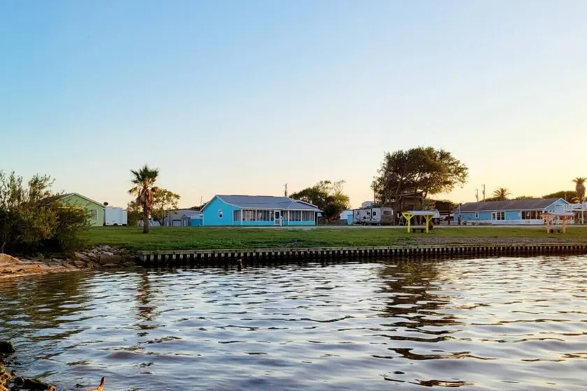 Mag Beach Refuge - Bayfront - Image 1