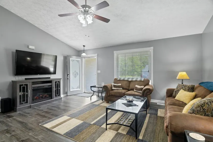 3 Bed/2 Bath Modern 1400 sq ft Home in Quiet Paducah Neighborhood near winery. - Image 1