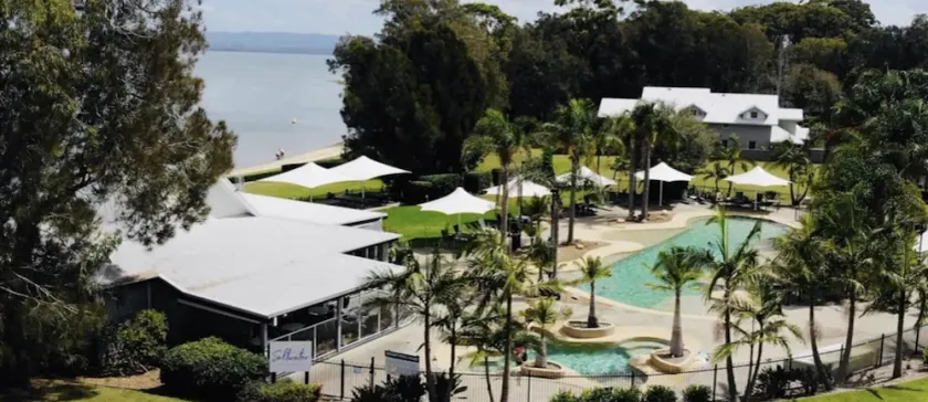 Lakeview Terrace at Rafferty’s Resort - Great Getaway for the family - Image 1