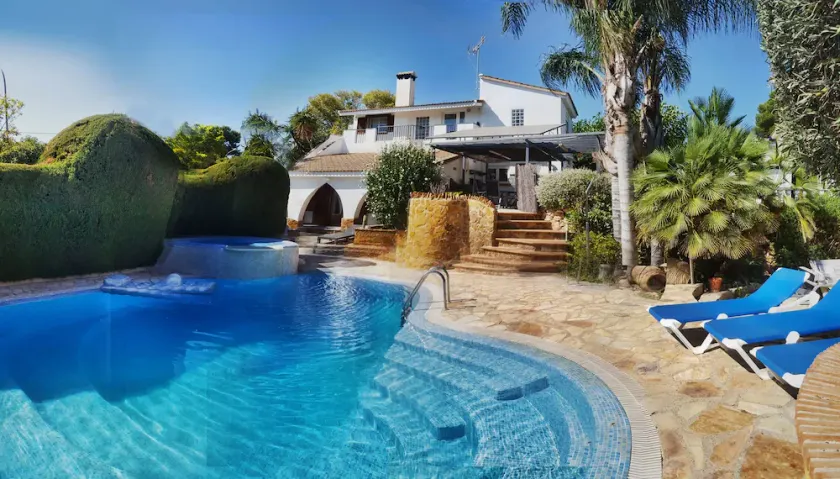 BIG DISCOUNTS! Valencian Villa Beach City. Waterfall Pool and Jacuzzi - Image 1