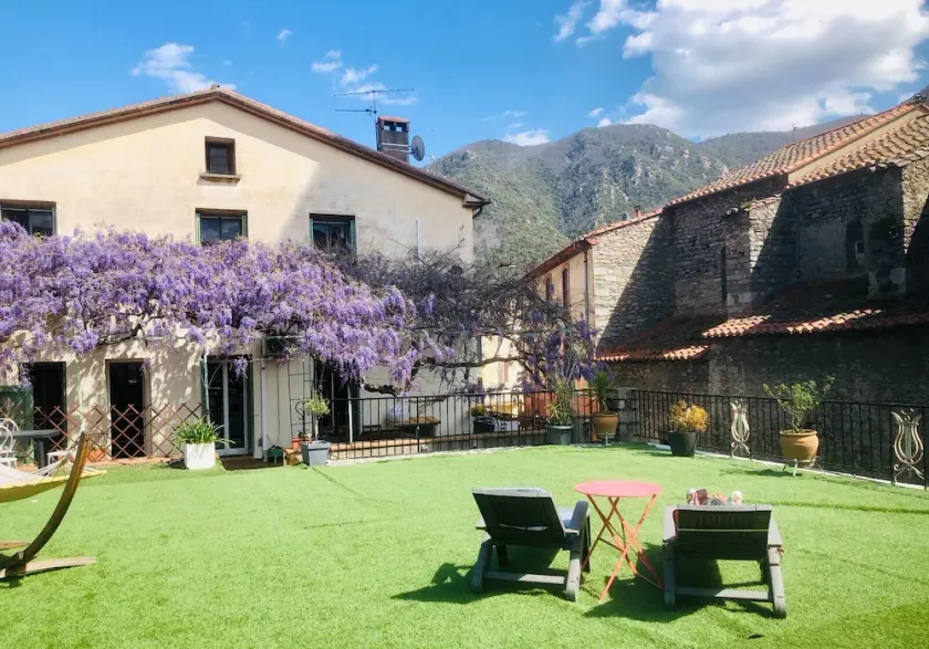 3-bedroom apartment in the heart of a medieval village in Vallespir (Pyrenees). - Image 1
