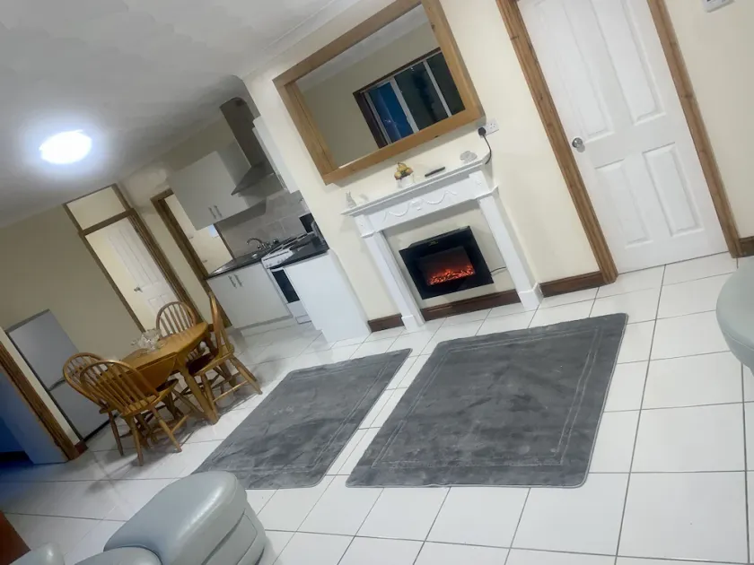 Cottage- 6Guests-Parking Available - Image 1