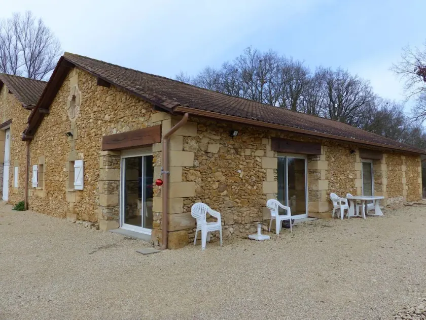 1 week for 10 people from 560 euros depending on period - Image 1