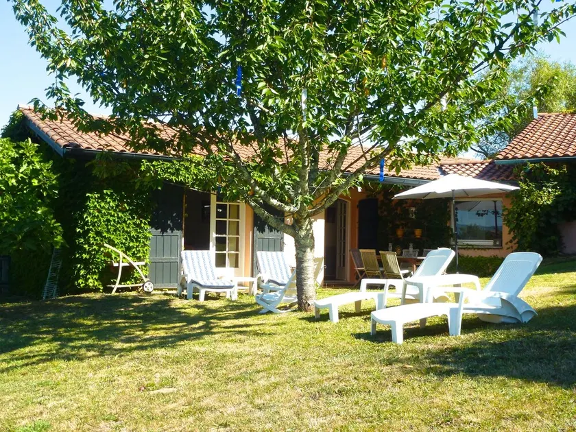Maison d'hôte, 15 mn des plages, au calme, vue superbe sur les montagnes, WIFI - Image 1