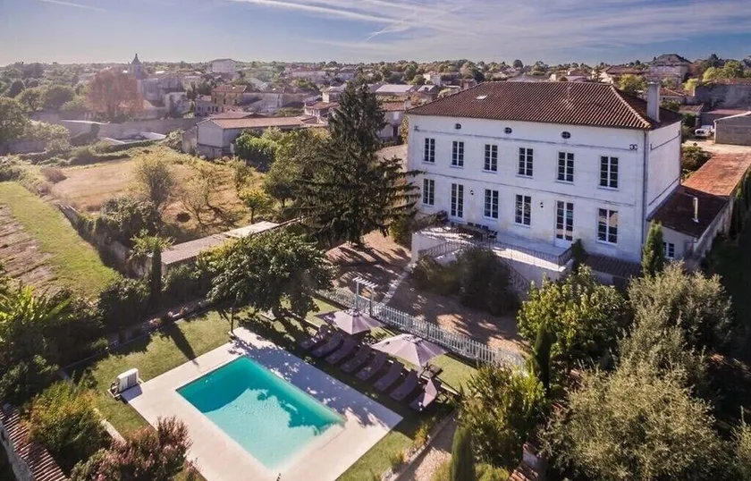 Manor house in the heart of the vineyards - Image 1