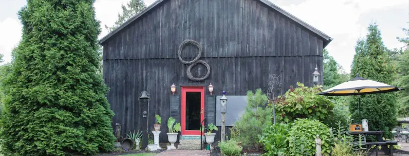Esther's  Barn; Private  & Cozy;  1/2 mile from The University of Mt. Union. - Image 1