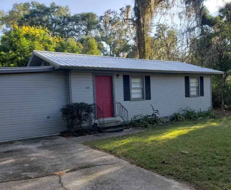 Cozy Cottage surrounded by antebelllum homes close to downtown. - Image 1