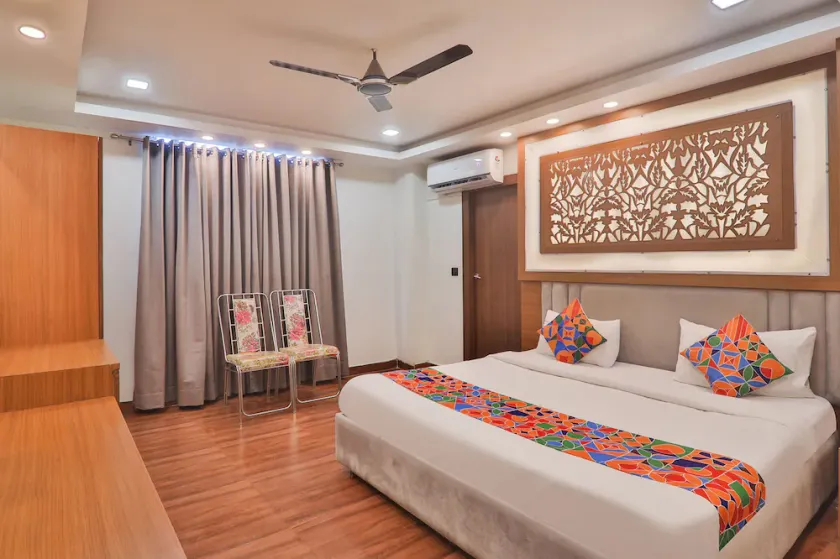 Fabhotel Shaurya Inn - Image 1