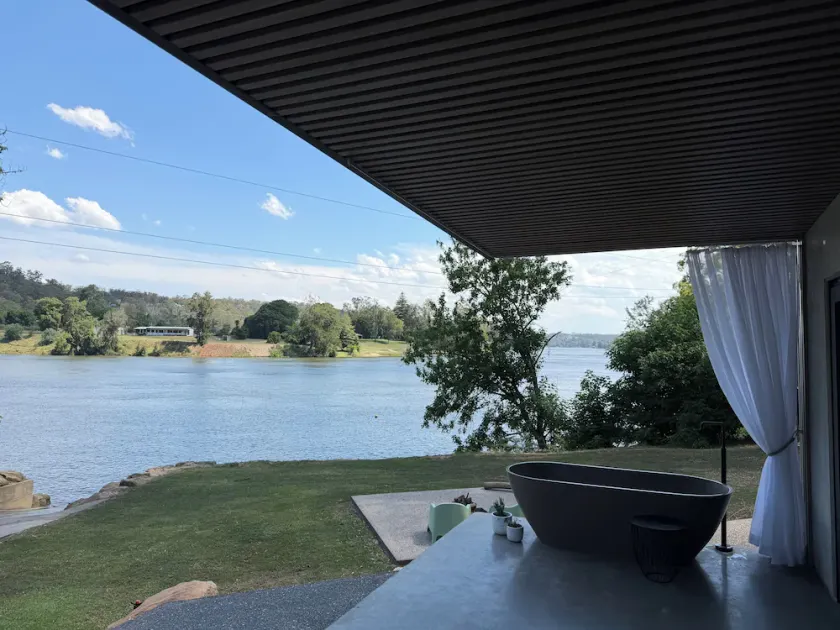 Chapel Cove Retreat - Private Tiny House with Boat Ramp - Image 1