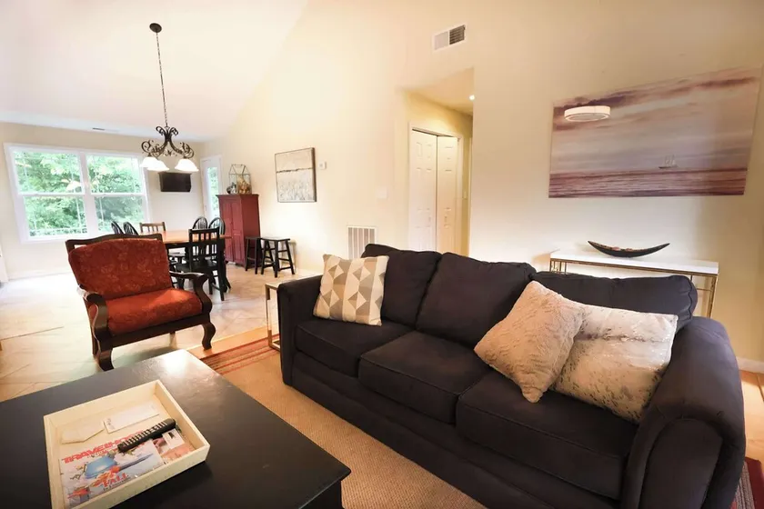 #29 Angels Envy Lakefront Home with Hot Tub and Resort Pool - Image 1