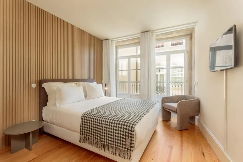 Flores G in Porto With 1 Bedrooms and 1 Bathrooms - Image 1
