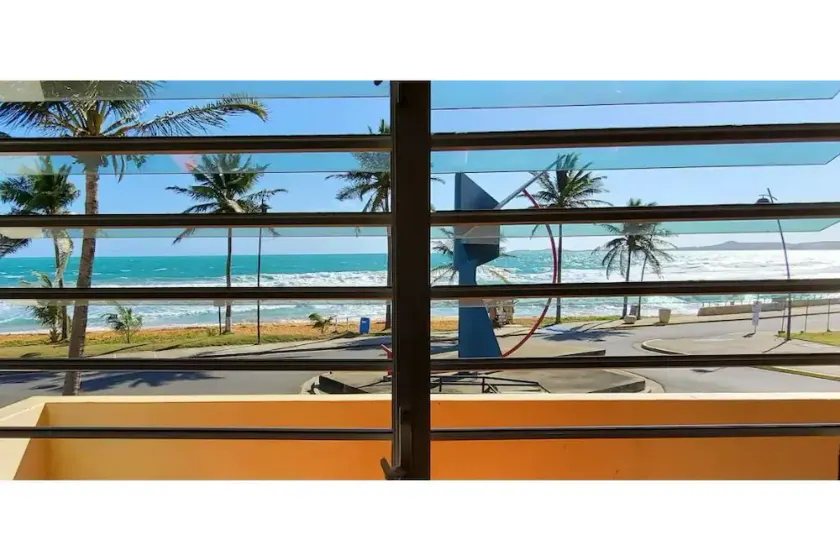 \"AIR CONDITIONED\" BEACH FRONT HOME IN PARADISE - Image 1