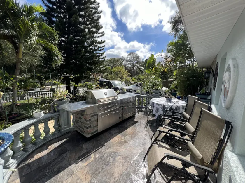 The Perfect getaway Home! Luxurious outdoor grill! In the Heart of Ozona!! - Image 1