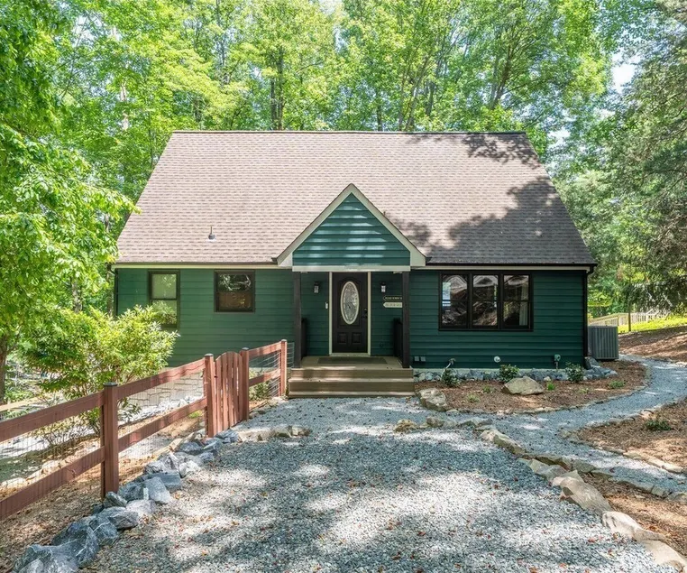 Pet Friendly, 2 Kayaks, Covered Boat Slip, Wifi!  Visit SUNRISE COVE! - Image 1