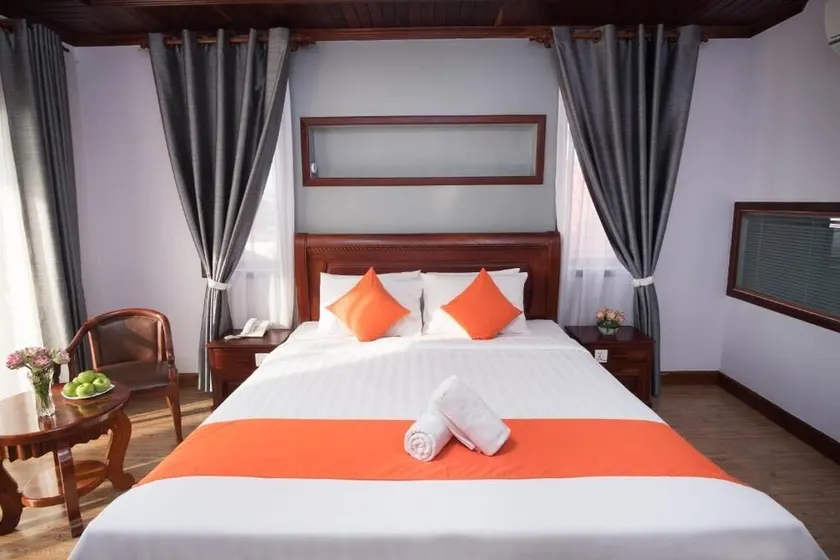 Deluxe Double Room - breakfast - Image 1