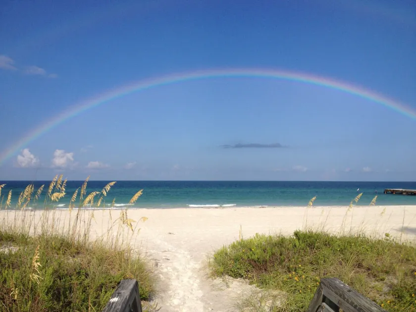 3 Waterfront Cottages- 4 units - Rent 1 or all 4 - Dock - 1 Block to Beach - Image 1