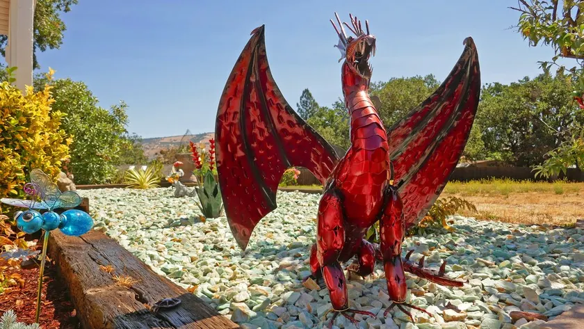 The Red Dragon House - Image 1