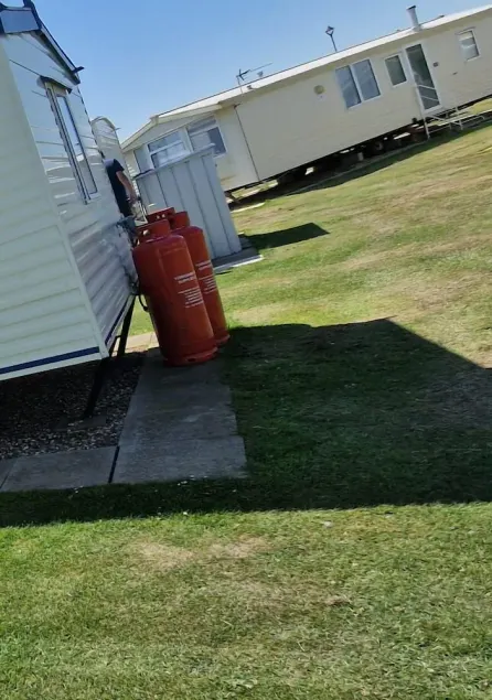 Ingoldmells - Caravan- Sleeps 8 - Seaside - Wi-Fi - Image 1