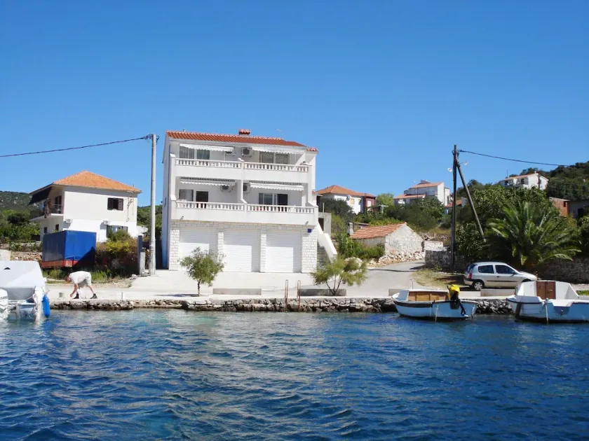 Ferienwohnungen Mirko, (11847), Vinišće, hr - Image 1