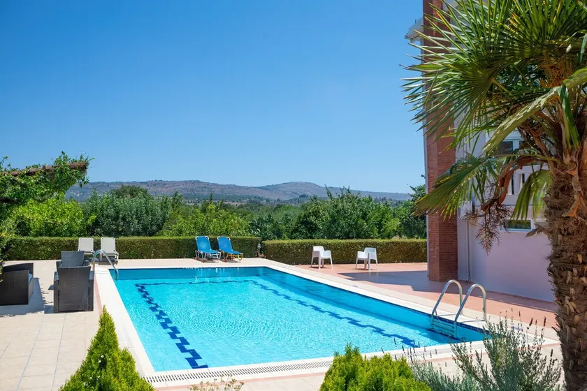 Amazing family vacation in a unique villa - Image 1
