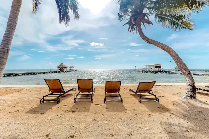 Peaceful dog-friendly condo w/ ocean view, shared pool, free WiFi & partial AC - Image 1