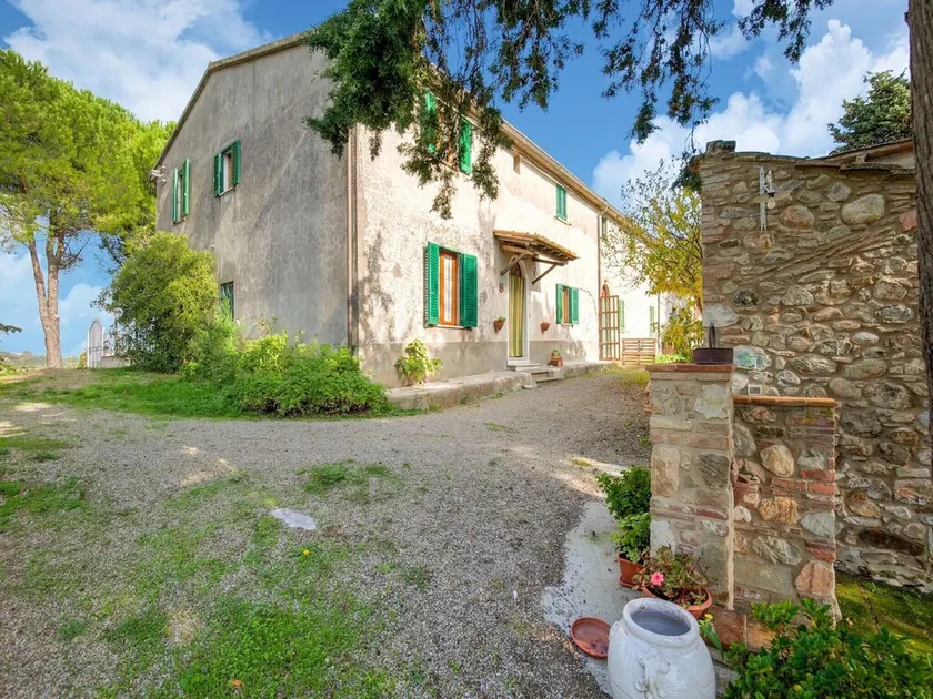 Tuscany Family Country Home - Image 1