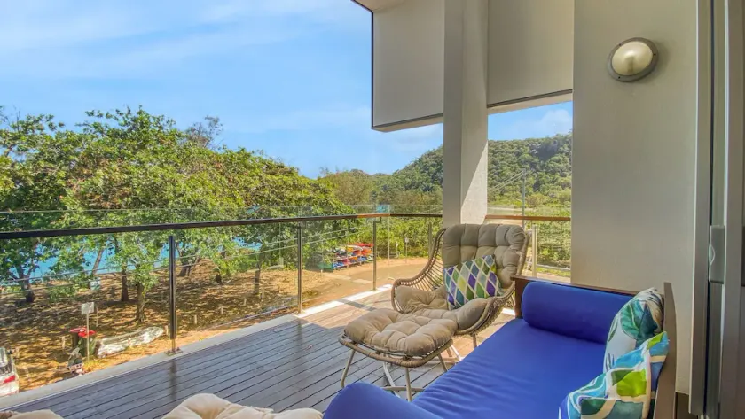 Maggies Beachfront Apt 12 - Image 1