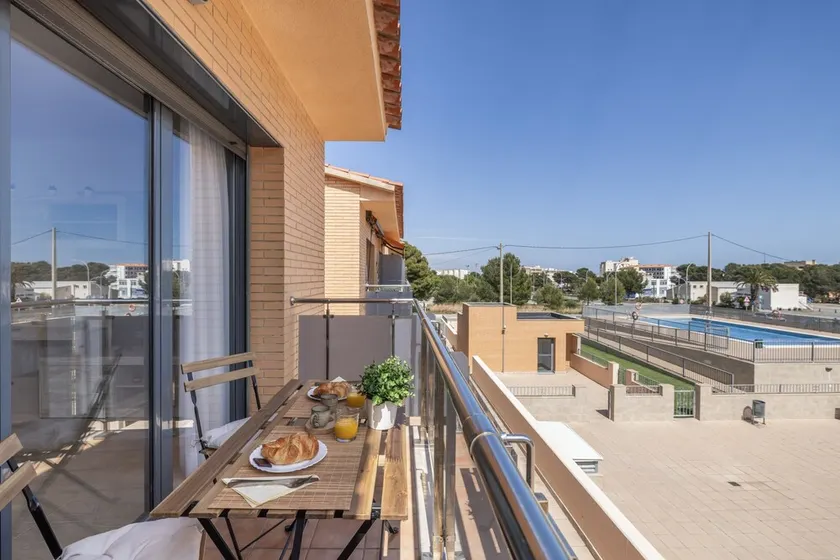 En Calma Miami Playa – À 5 min des criques, appartement rénové avec balcon et piscine - Image 1