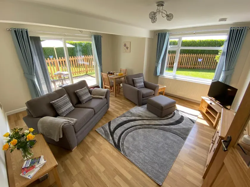Cosy dog friendly self contained Annexe ,  near Cheltenham & Cotswolds - Image 1