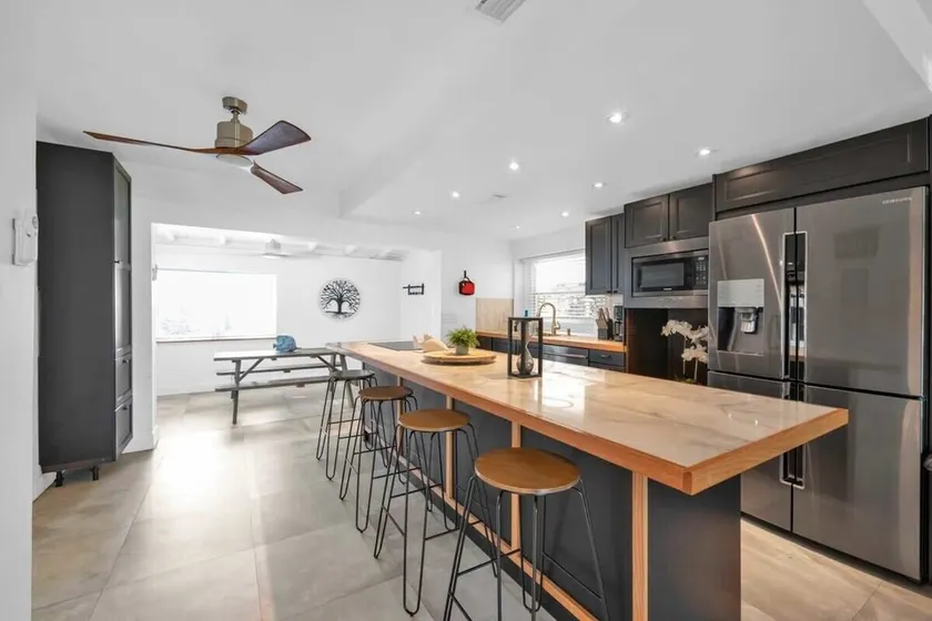 Biscayne Shore #2 - 3 2 - Charming and Tropical - Image 1