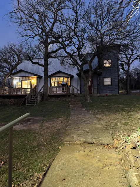 The Crappie House- Lake Palo Pinto Waterfront Cabin- Private Dock & Boathouse - Image 1