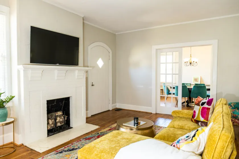  Auburn Game Day Retreat • 2BR Home • Sleeps 4 • Near Downtown Opelika - Image 1